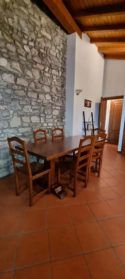 Casa de Férias La Casetta Di Sornico Lierna Itália